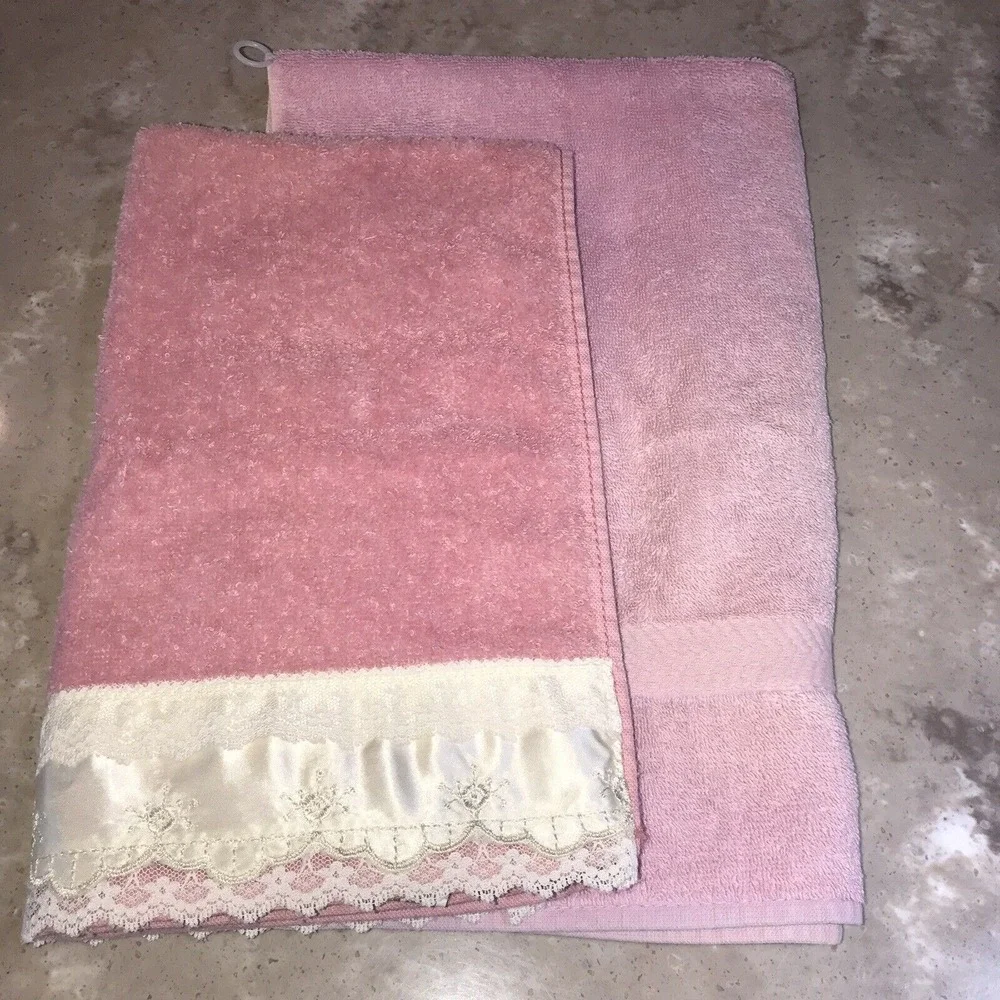 1 JC Penney Home Collection Pink Hand Towel 1 Cannon Lace Trimmed 100% Cotton
